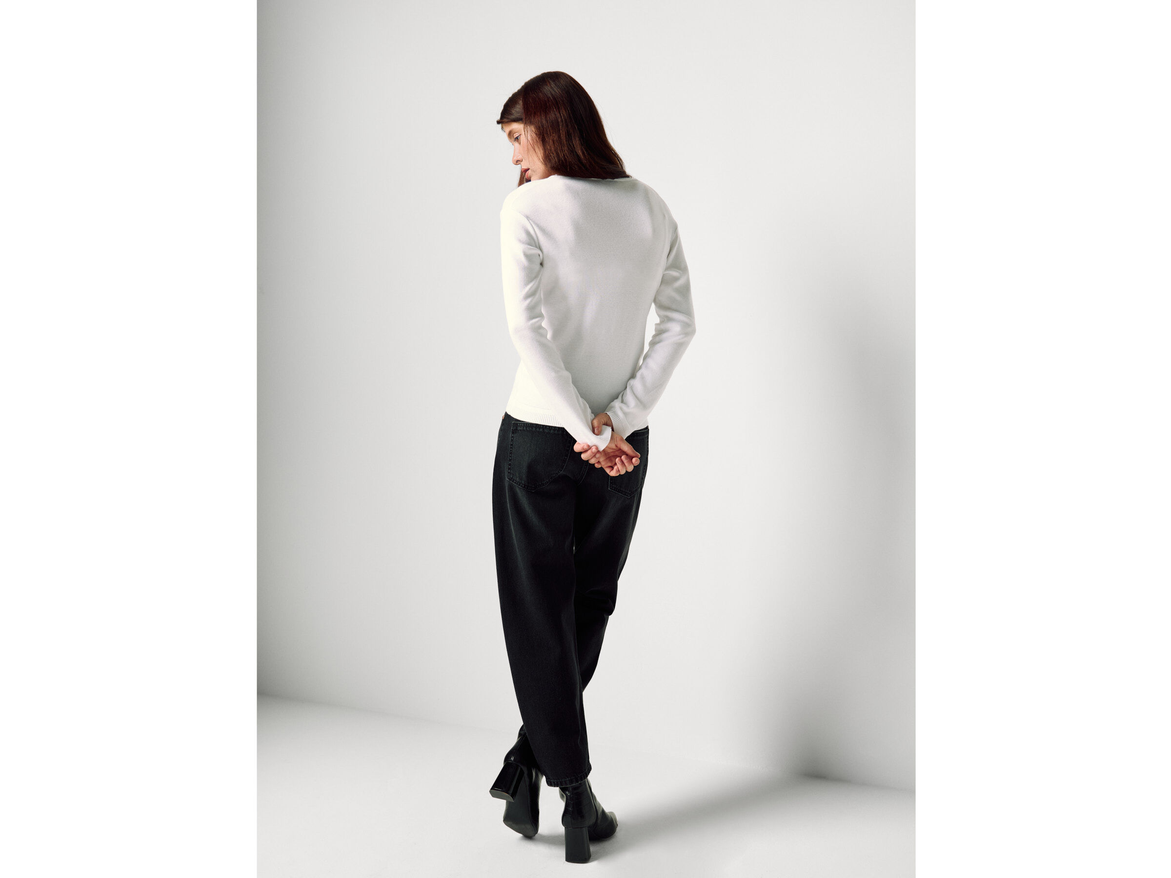 V NECK SWEATER L/S Femme image number 2